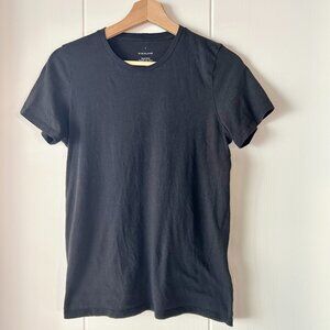 Black Everlane organic cotton tee shirt size M